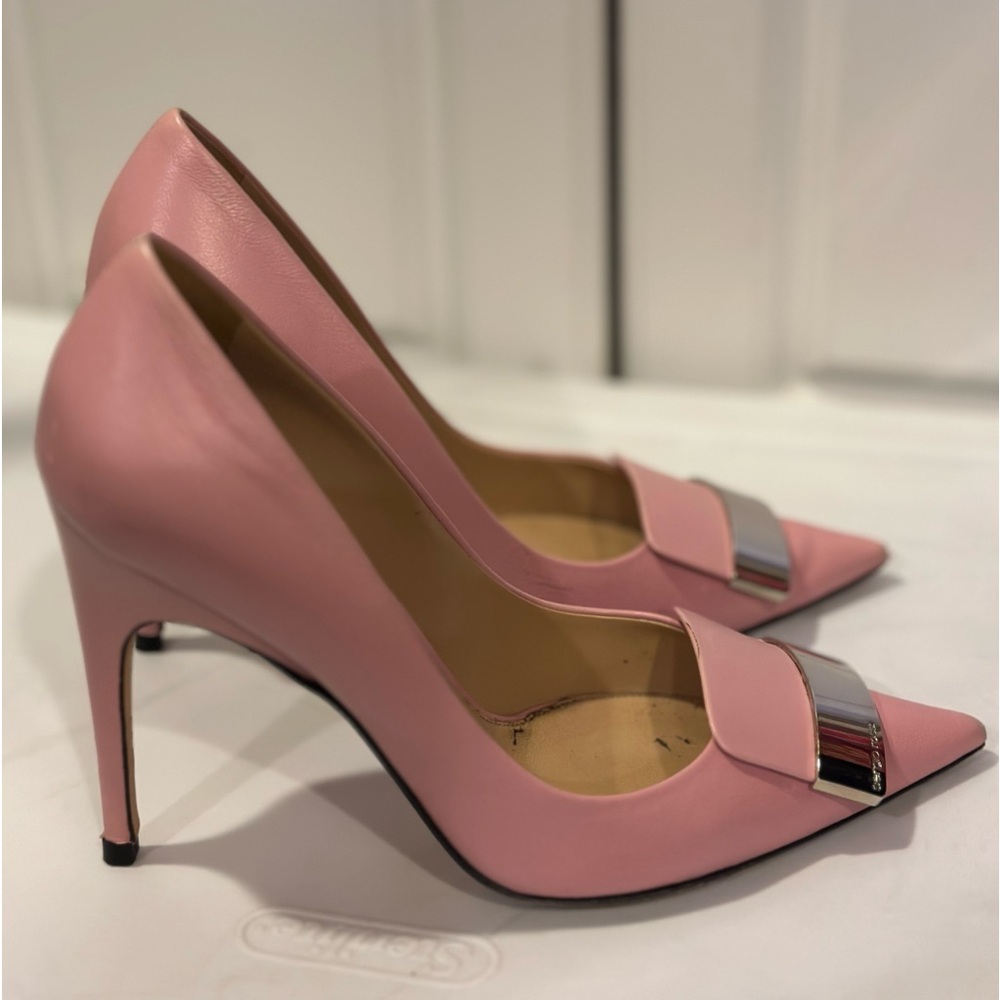 Sergio Rossi pink with bran buckle pumps